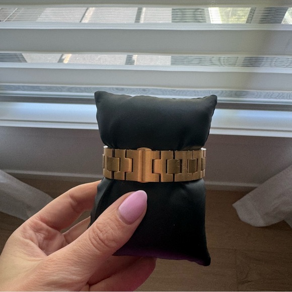 Movado Bold Rose-gold watches - Picture 5 of 5